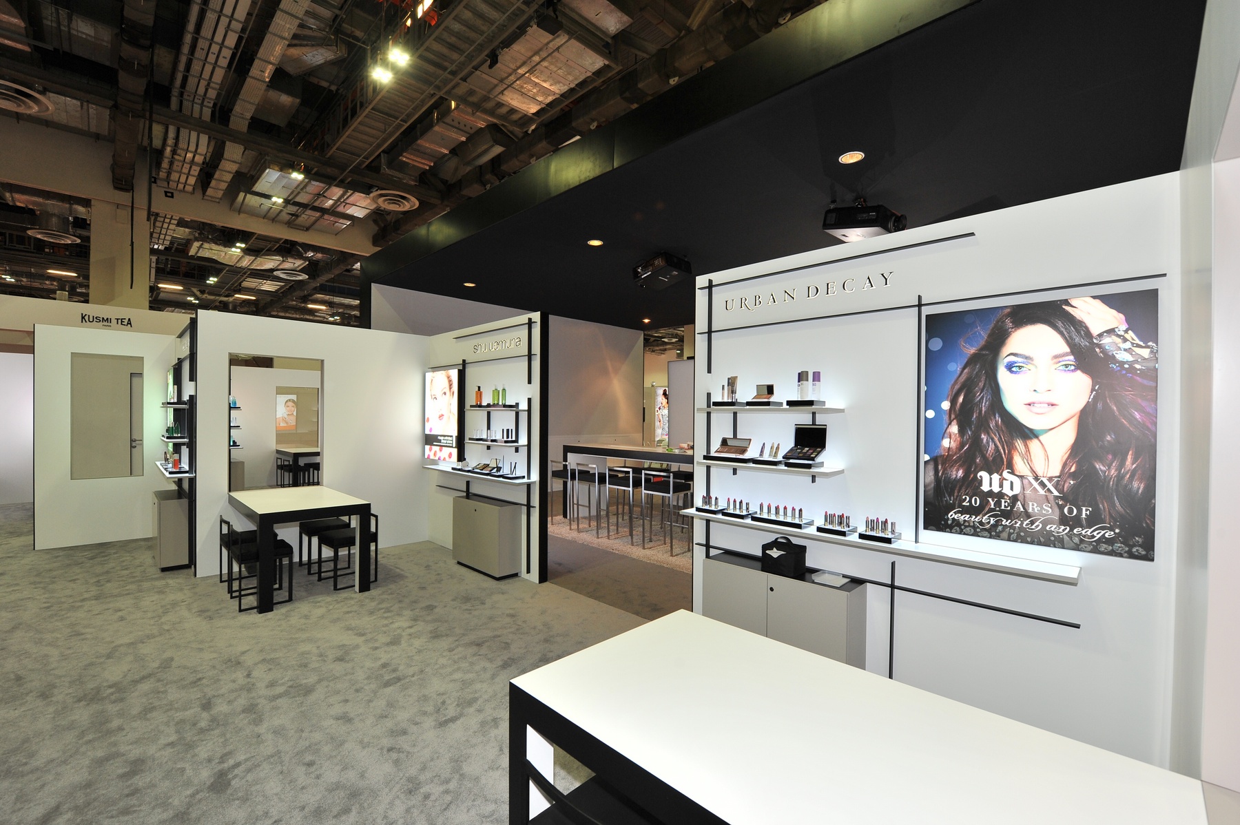 A standard modular booth was able to be adapted by each of the 18 brands under the L’Oréal group