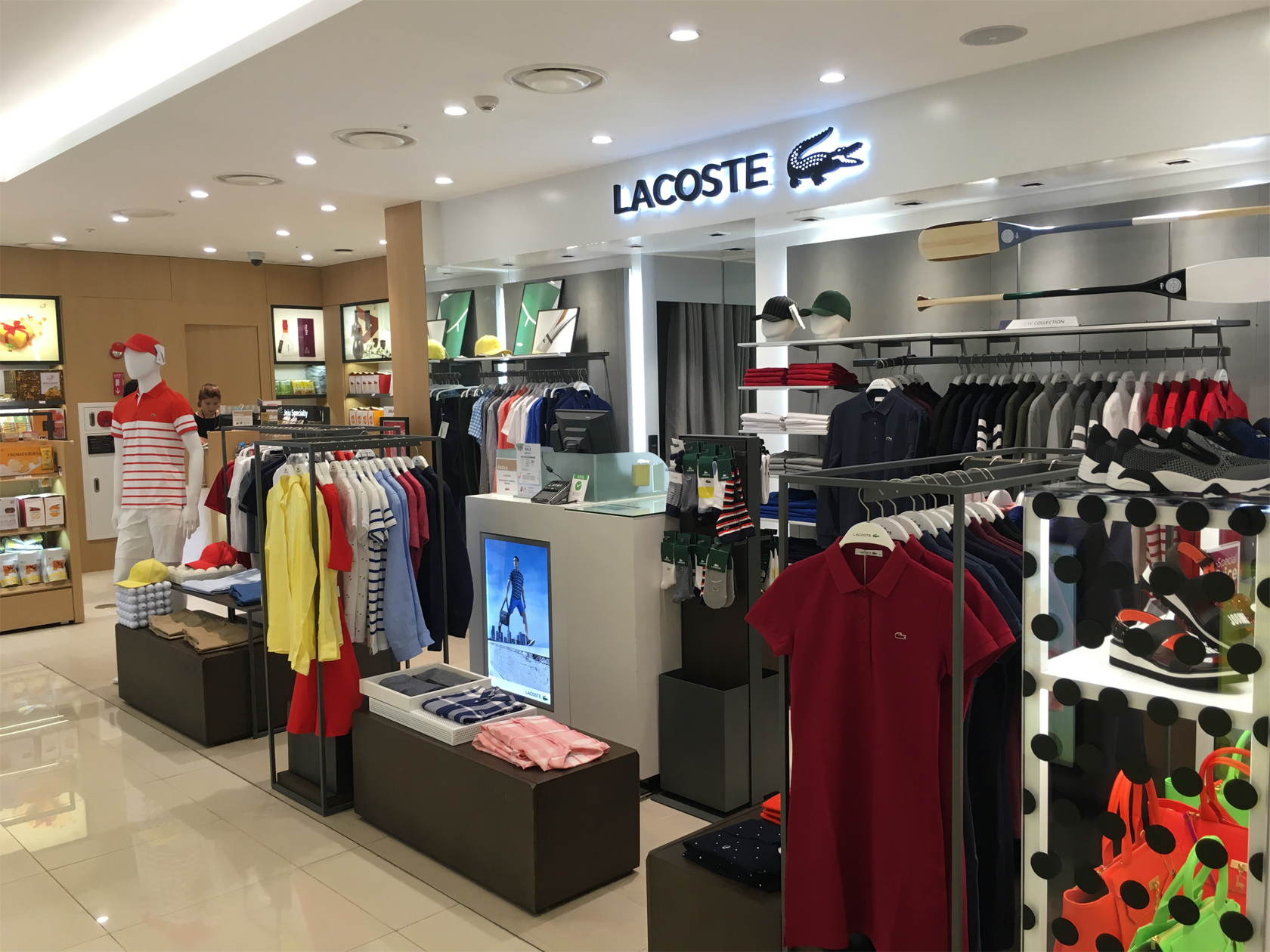 lacoste mall of arabia