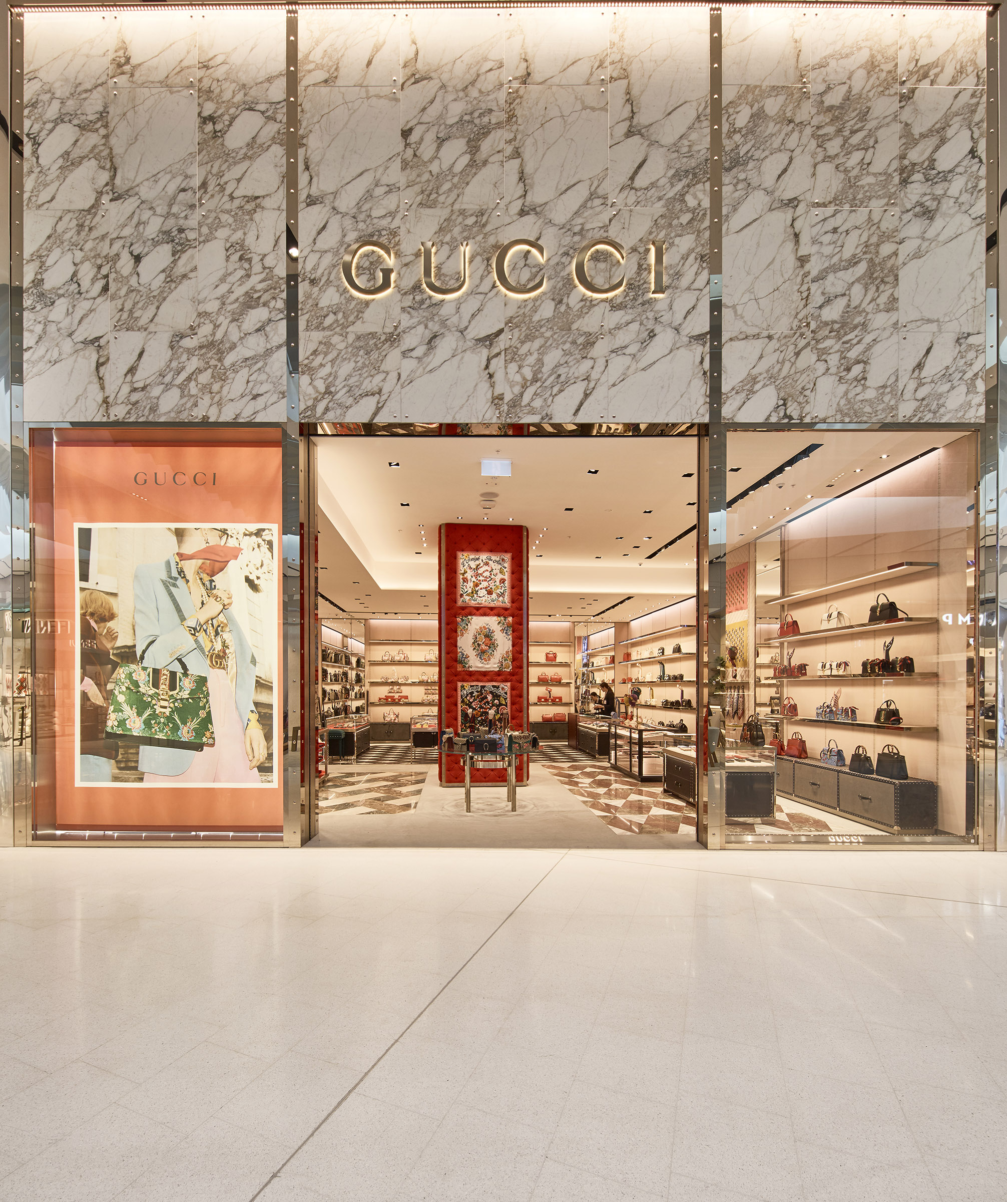 gucci store waterfront