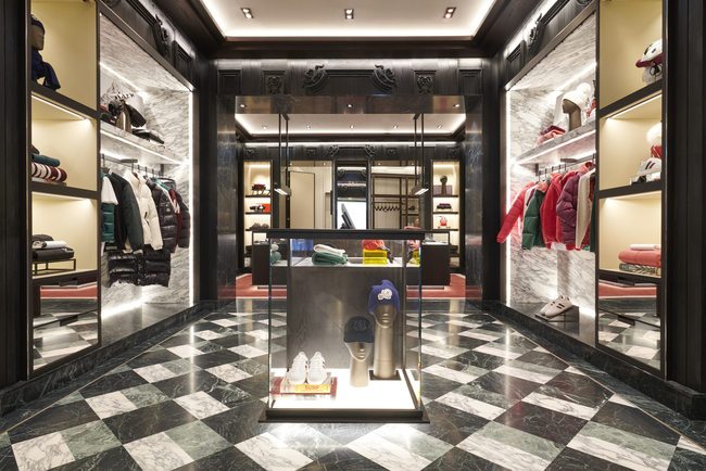 Moncler strengthens travel retail 