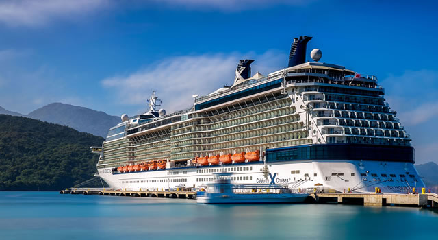 Starboard unveils upgraded Oasis of the Seas on board retail with