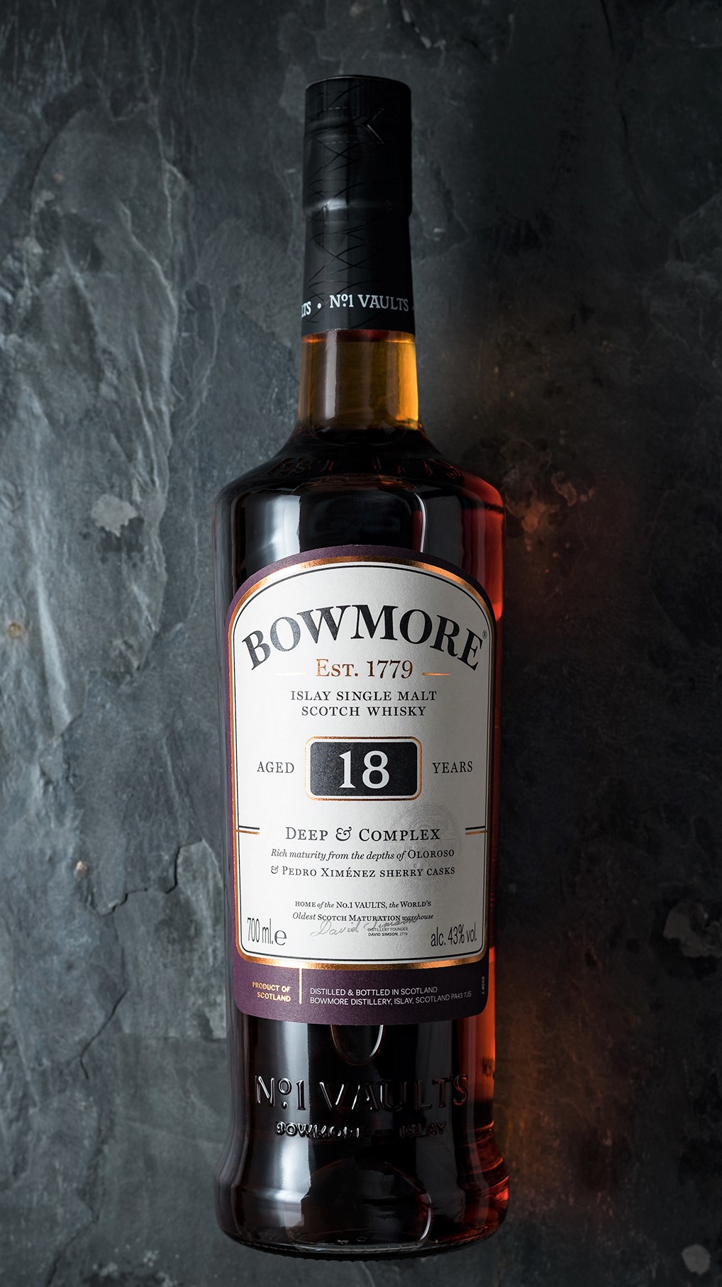 https://www.moodiedavittreport.com/wp-content/uploads/2020/05/bowmore-18yo-1.jpg