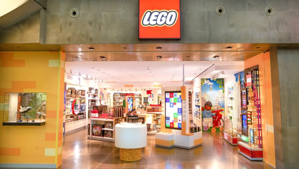 Super-sized Lego Pilot Points The Way To Dfs Store At Jfk T4 : The 