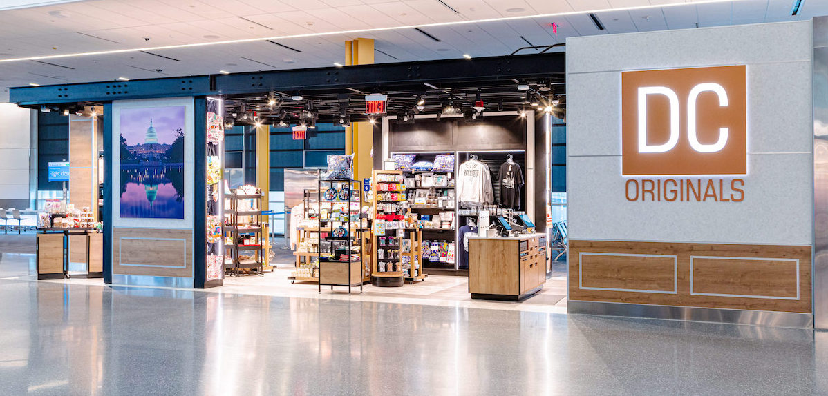 Washington DC Washingto,D.C.,Ronald Reagan Washington National  Airport,DCA,terminal,CNBC News,store,stores,businesses,district,vendor  vendors seller,s Stock Photo - Alamy