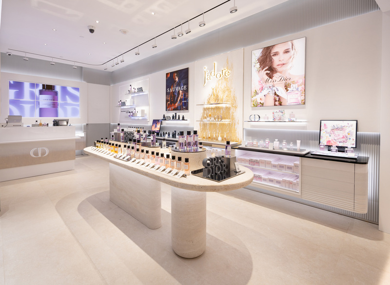 Concept for LVMH Perfumes & Cosmetics  Retail design, Travel retail,  Visual merchandising