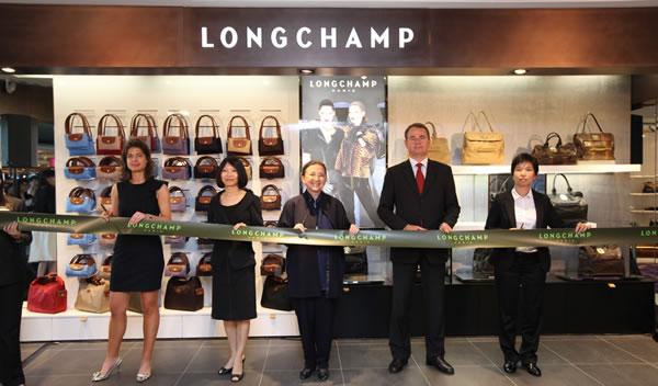 Longchamp hkia discount