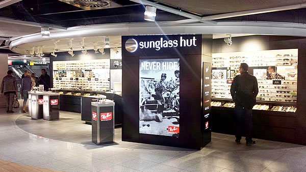 Airport sunglass outlet hut