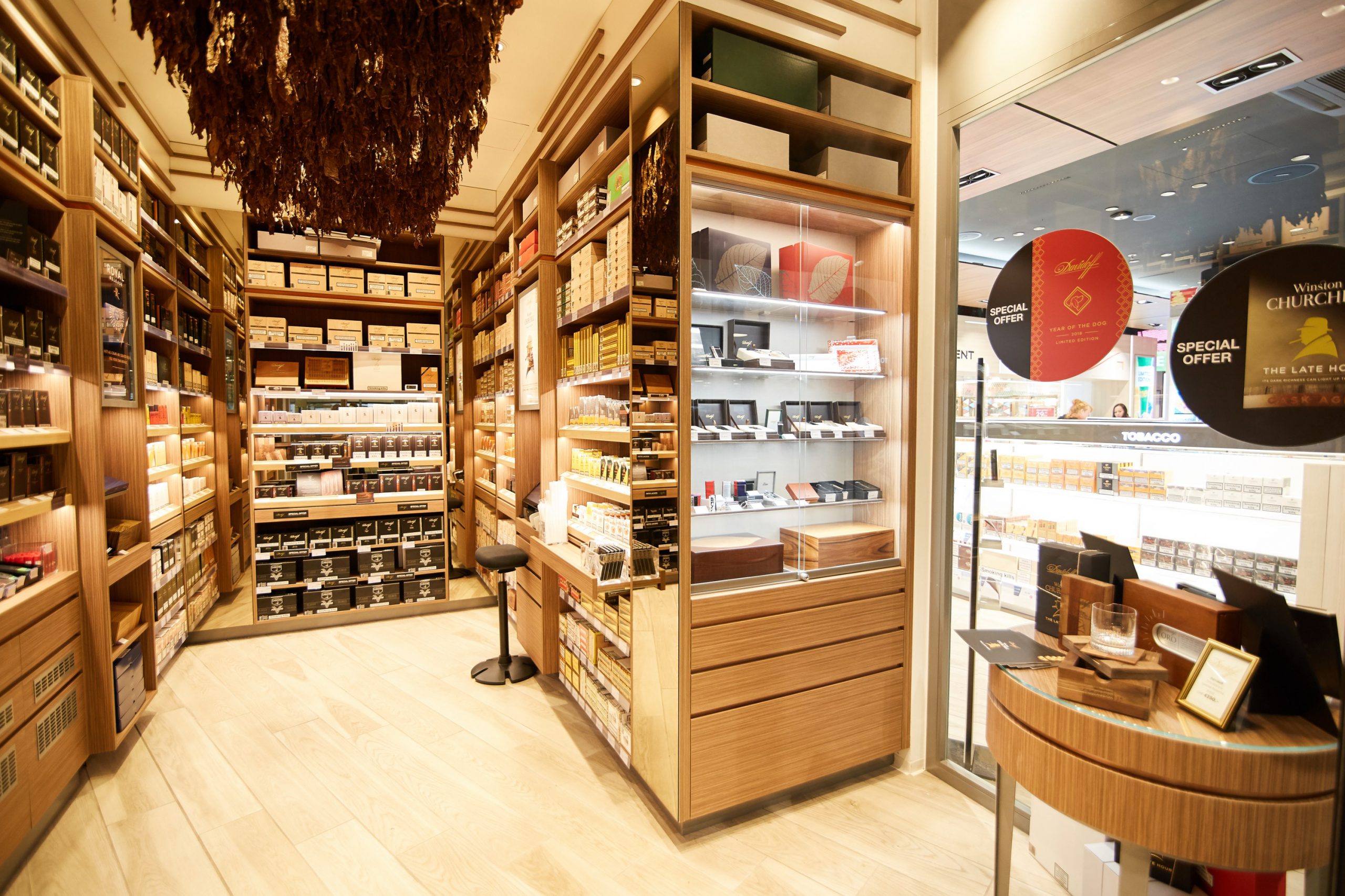zurich duty free tobacco Oettinger Davidoff and Dufry open new walk-in humidor at Zürich Airport :  Moodie Davitt Report