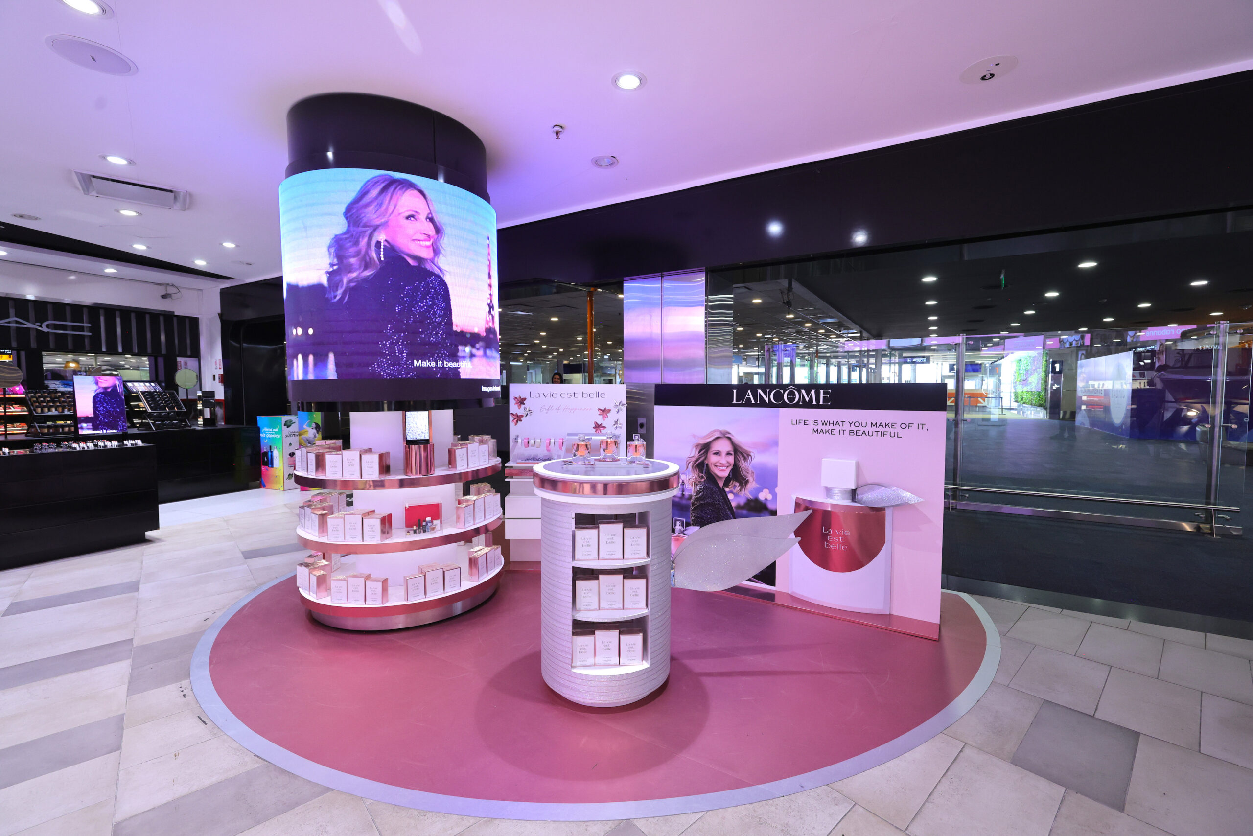 Shoppers Drug Mart opens third enhanced beautyBOUTIQUE