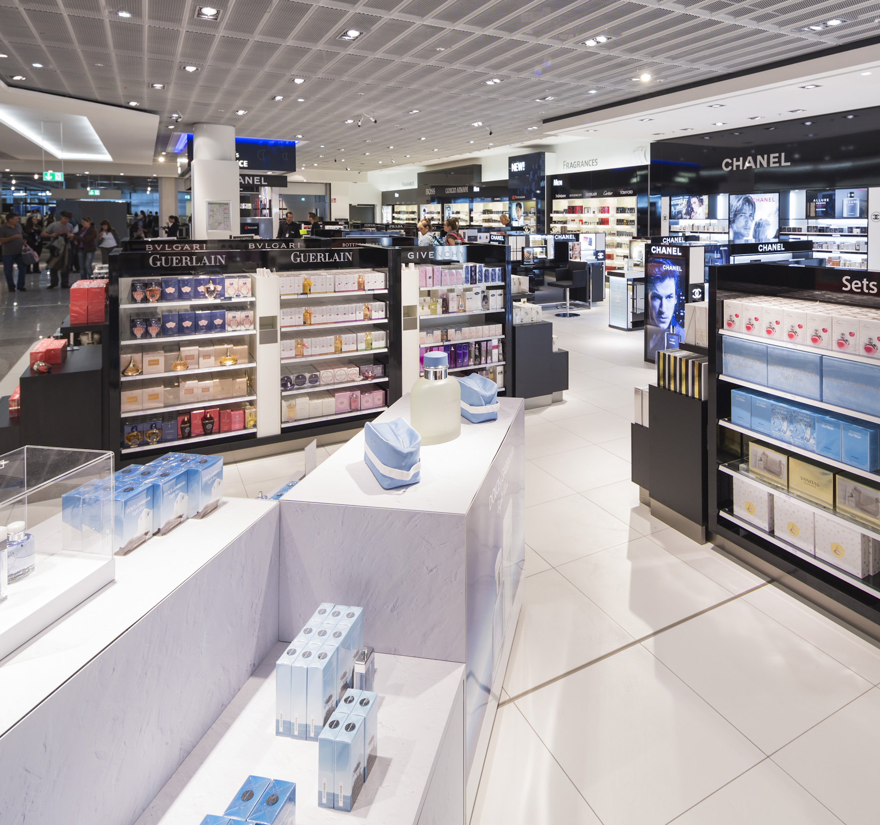 HEINEMANN Duty Free & Travel Value, Terminal 1 A+ am Flughafen Frankfurt