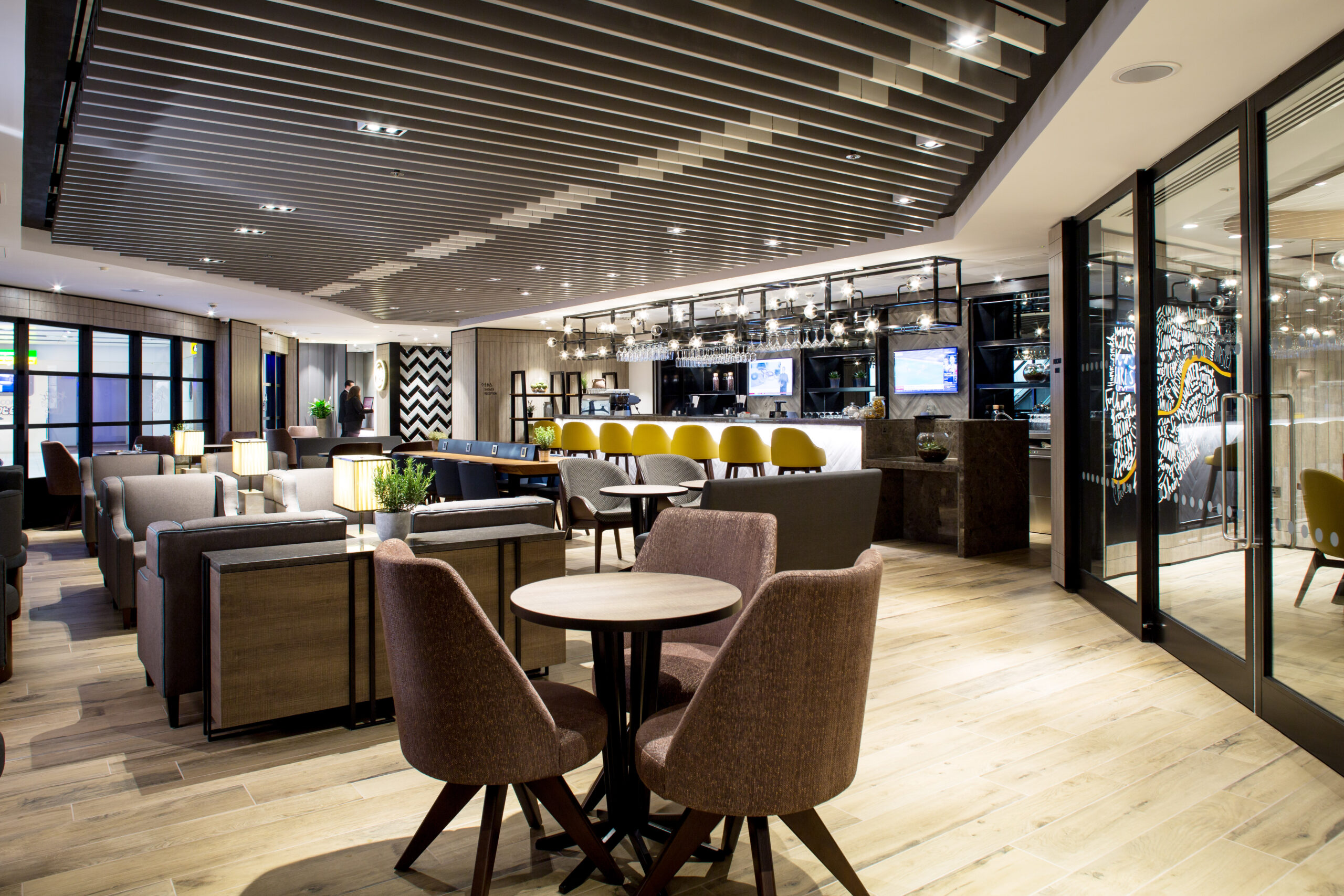 Heathrow Plaza Premium Lounge2