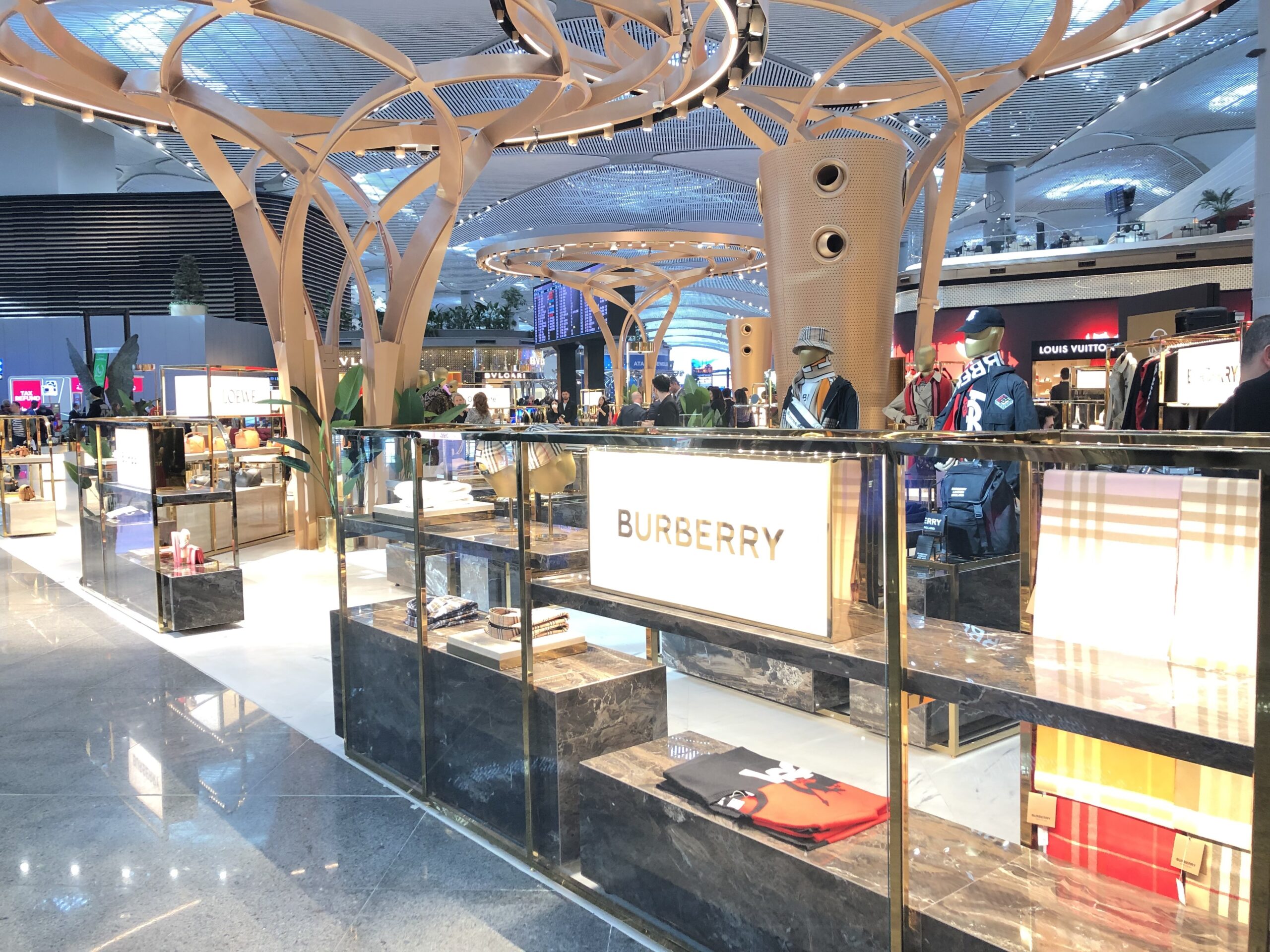 A benchmark for airport luxury retail:” Luxury Square opening rounds out  spectacular high-end offer at Istanbul Airport : Moodie Davitt Report
