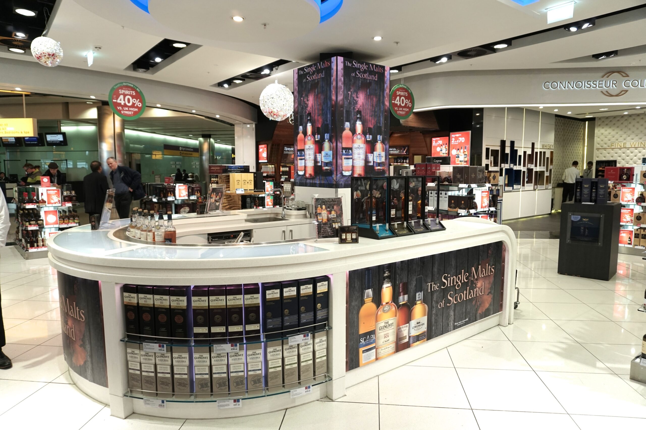 Pernod Ricard Travel Retail EMEA - The Single Malts of Scotland activation at London Heathrow Airport (2)