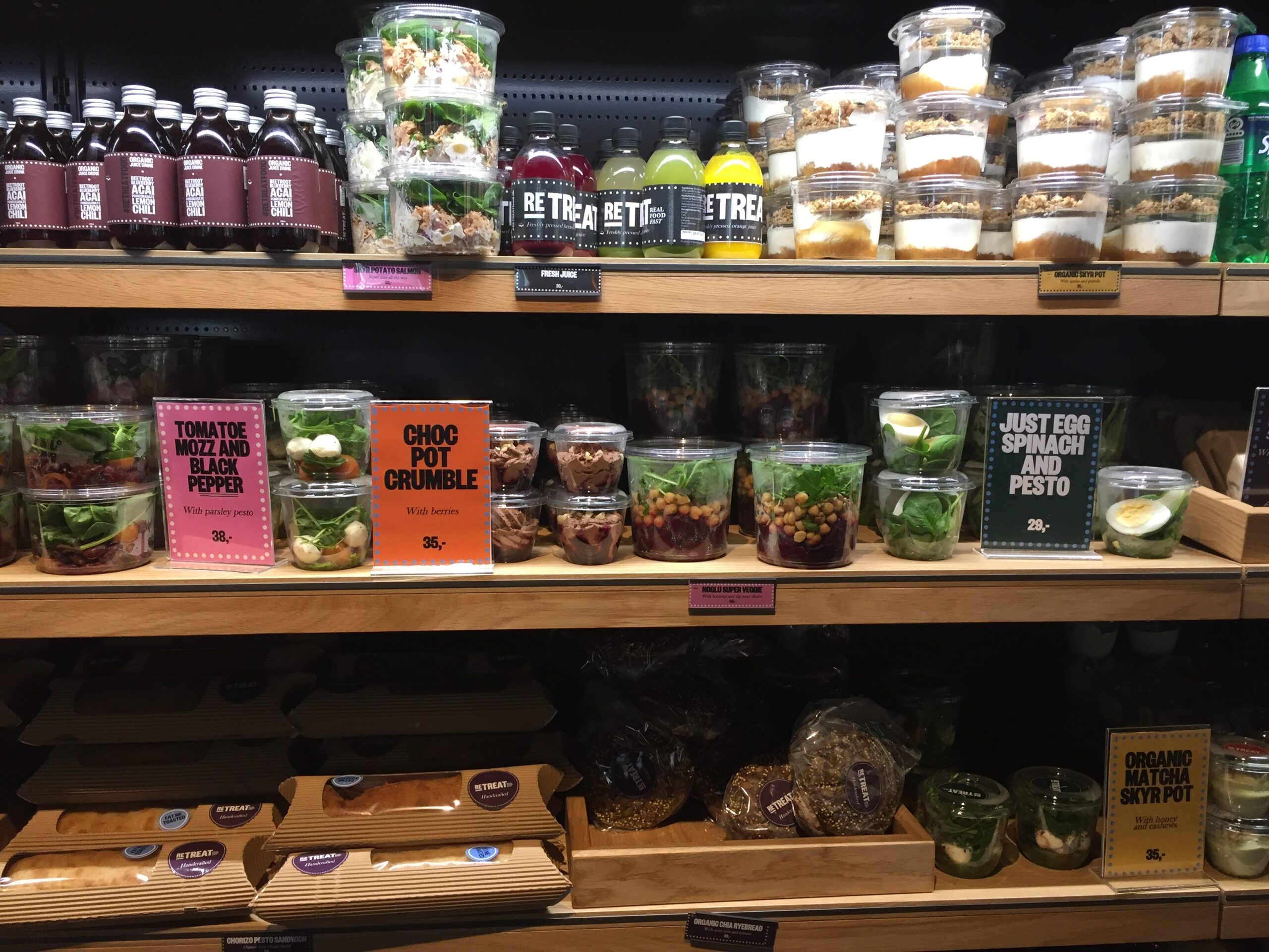 Retreat Copenhagen Airport shelves