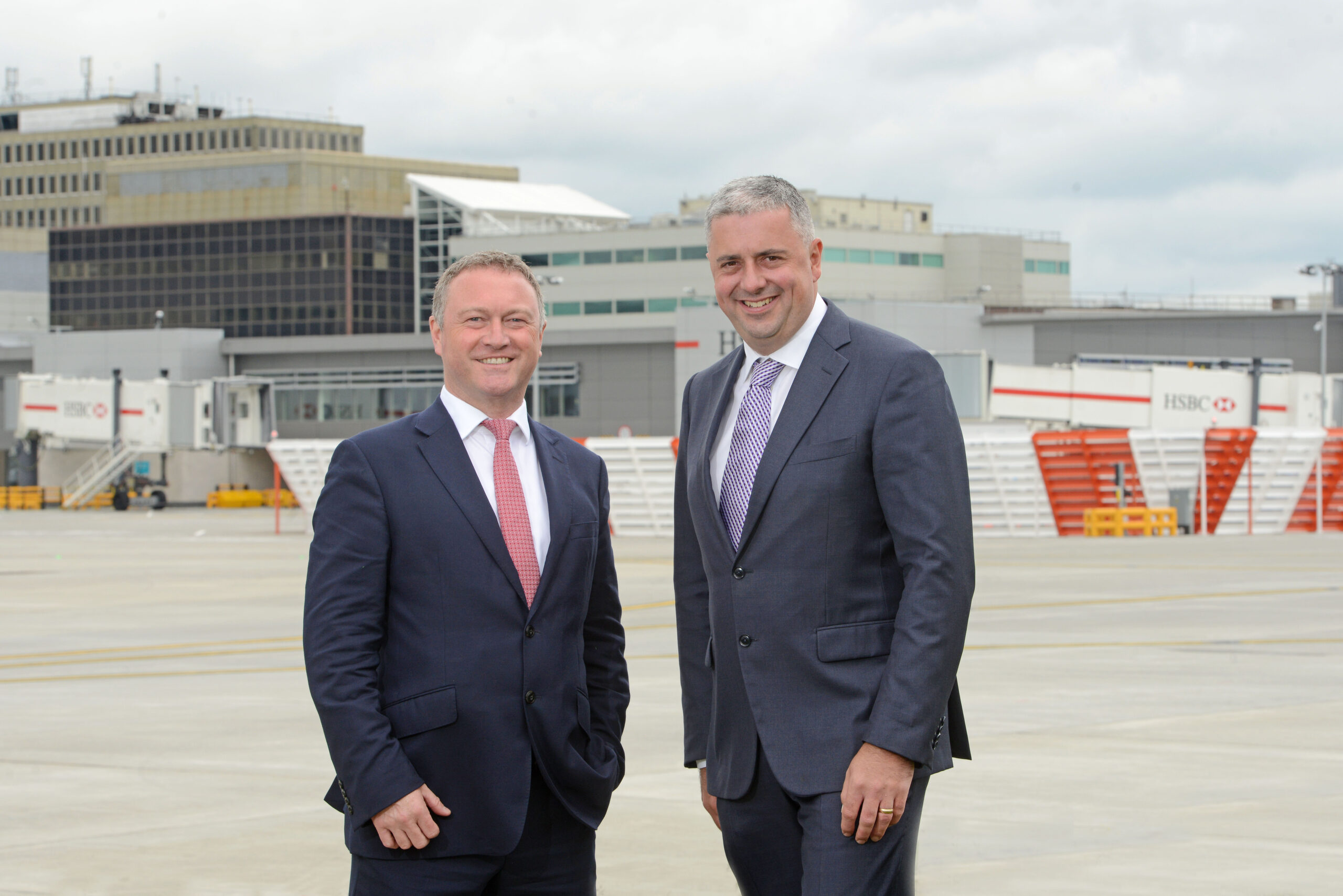 Gatwick marked its busiest-ever May today by launching its new Pier 1 facility – one of largest projects the airport has ever undertaken (£186million) – which houses an entirely new baggage system for the South Terminal and state-of-the-art passenger gate rooms with views across the runway. Pictured: Croydon MP, Steve Reed, and Stewart Wingate, Gatwick CEO outside Pier 1.