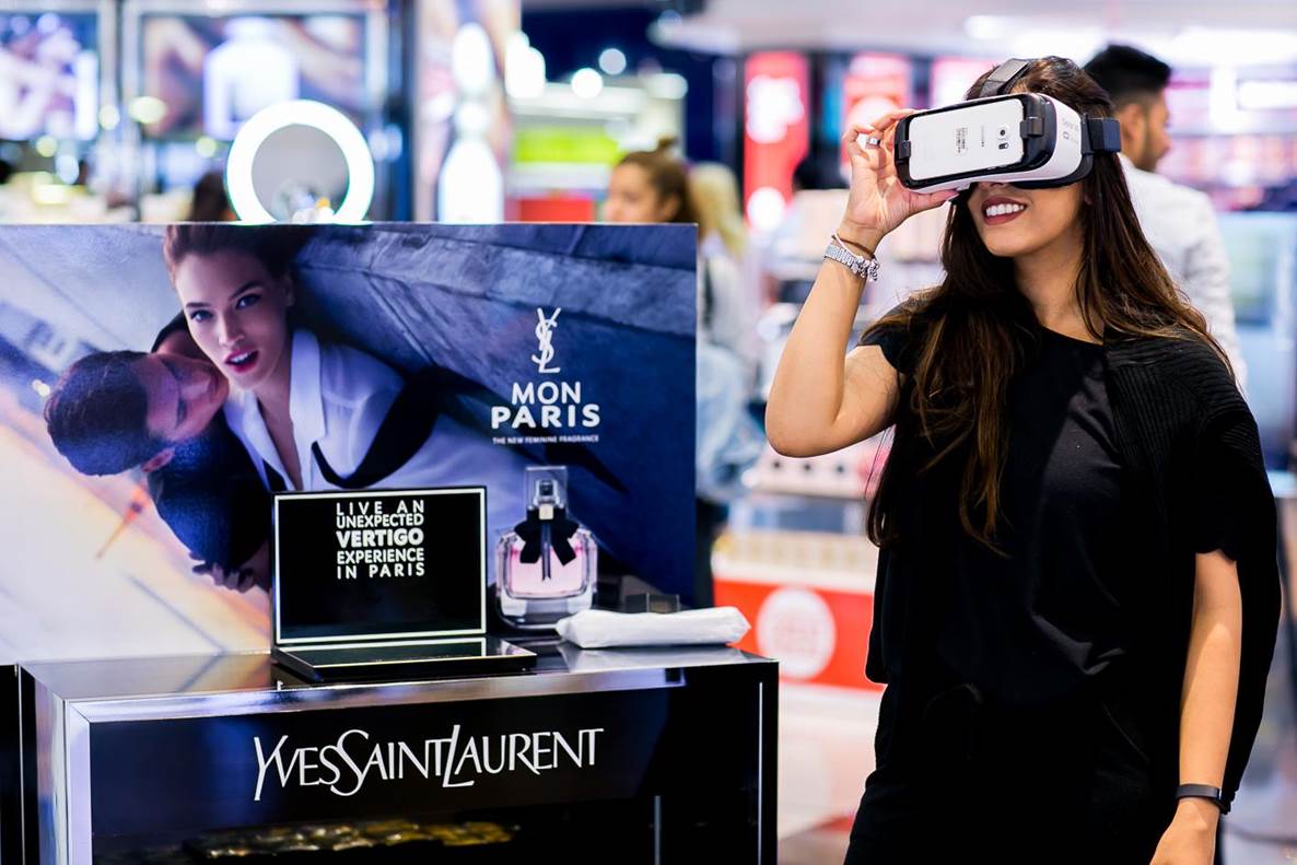 Taking a virtual tour of Paris in Heathrow Terminal 3