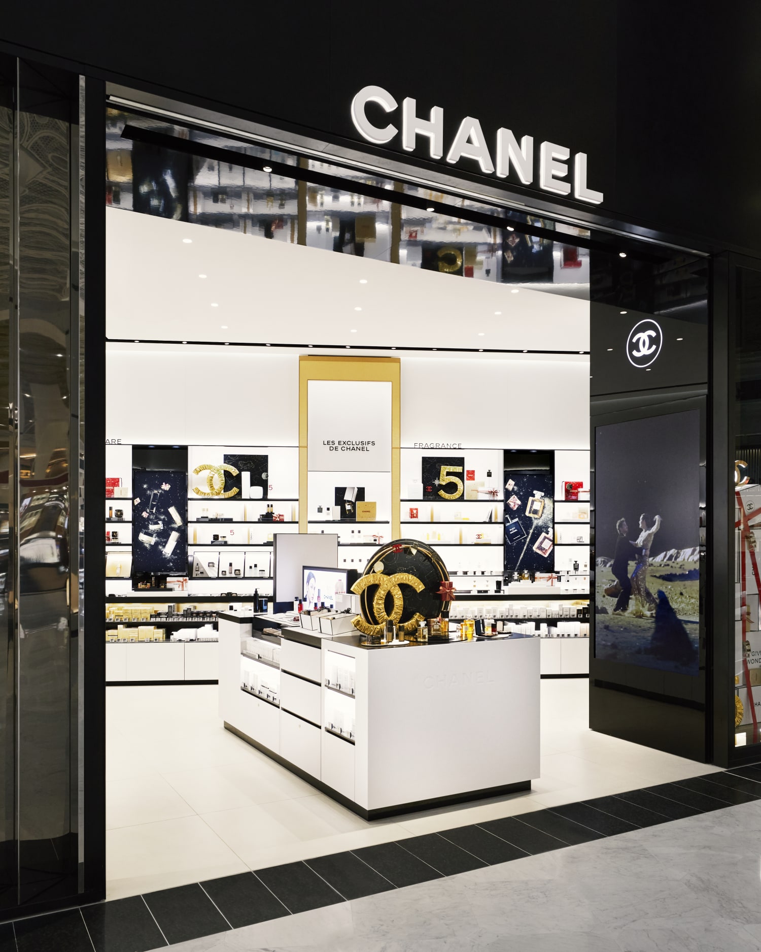 Chanel opens fashion and beauty spaces at Paris CDG Terminal 1