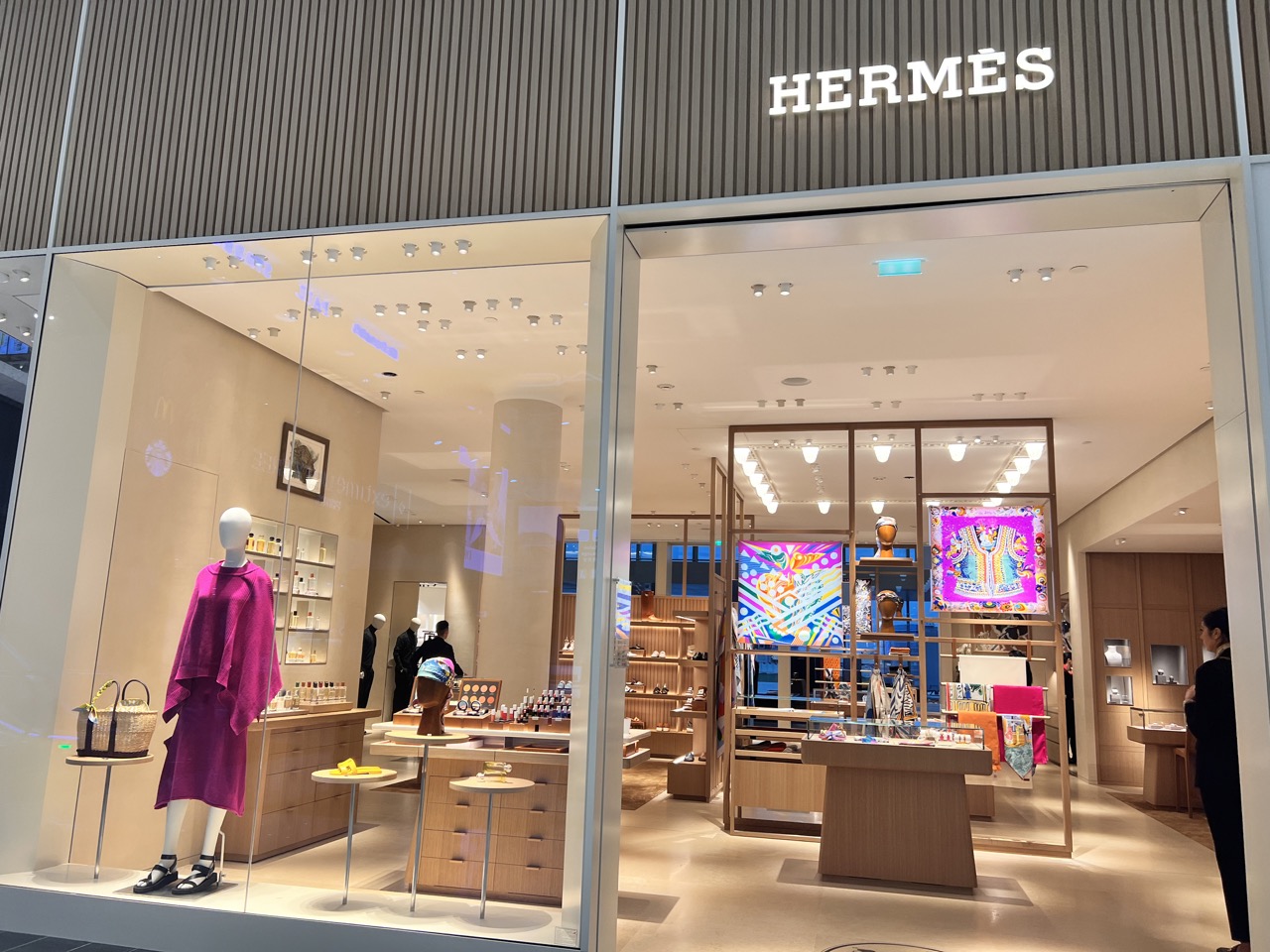 ‘Our flagship boutique terminal’ – Groupe ADP launches Extime retail ...