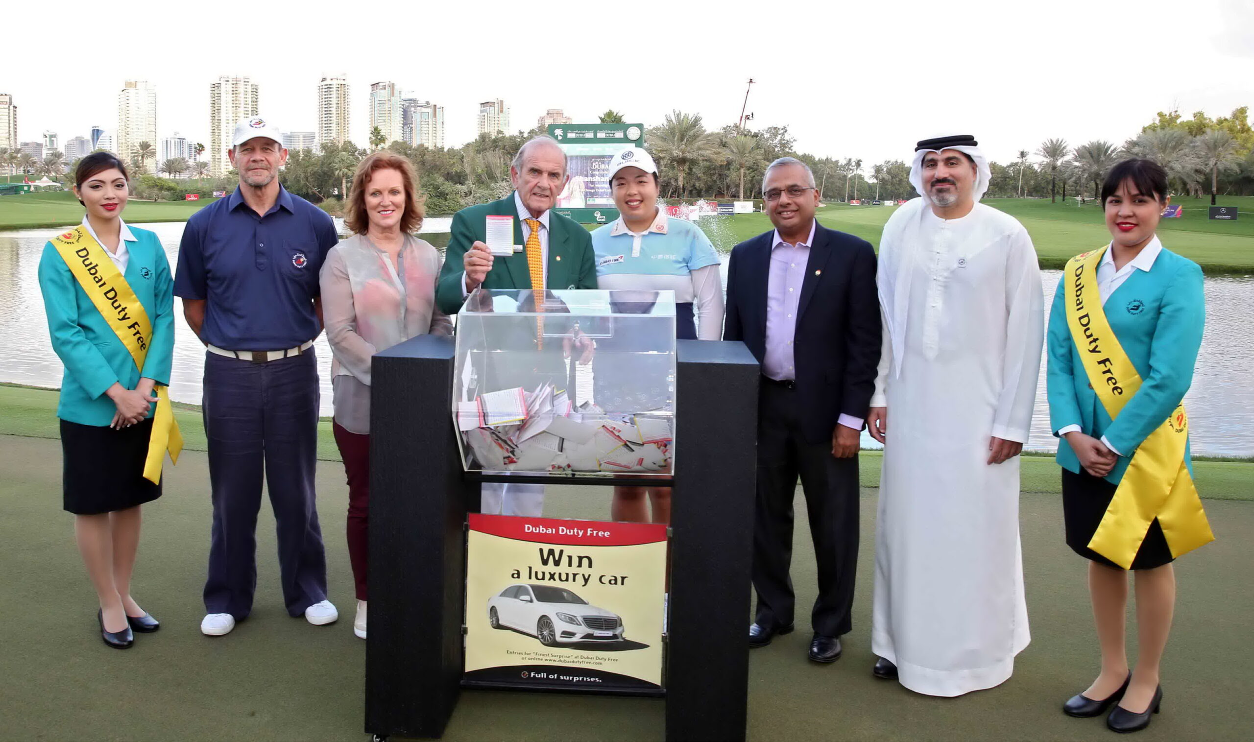 dubai-duty-free-senior-executives-with-the-omega-dubai-ladies-masters-winner-shanshan-feng-conducted-the-finest-surprise-draw