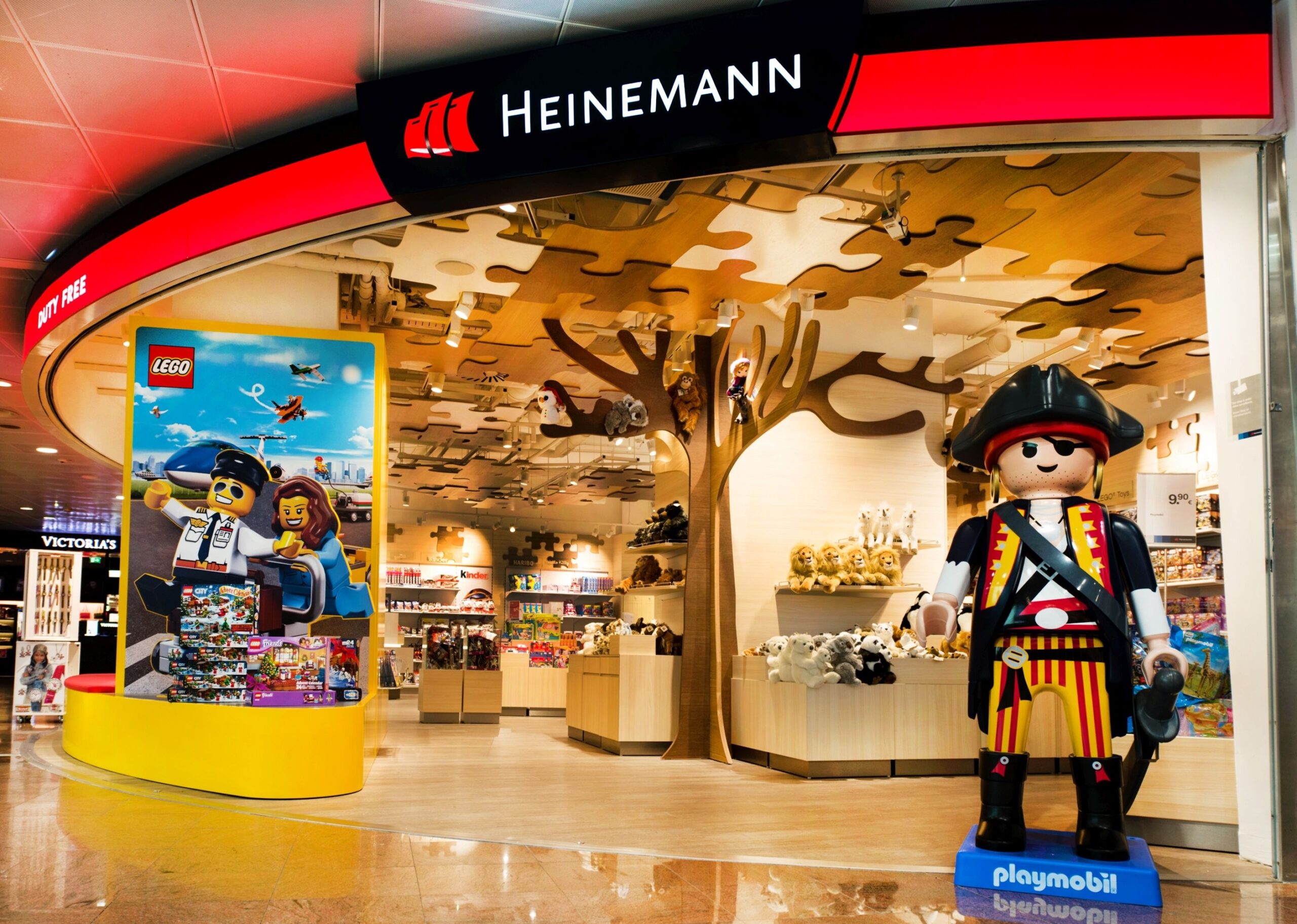 heinemann-duty-free-kids-shop_vie