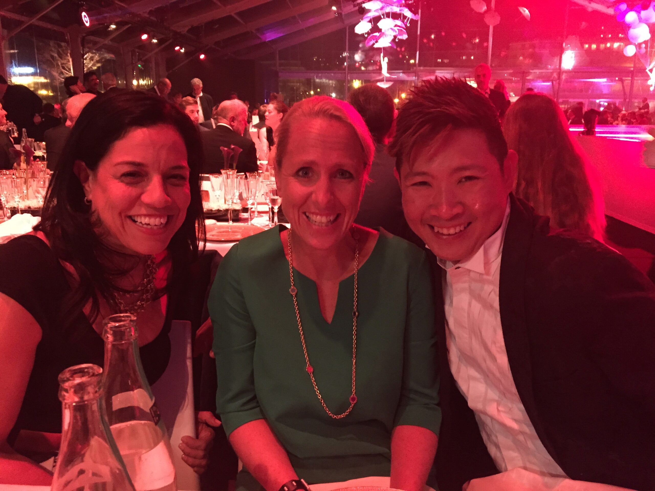 jeremy-tan-with-maui-jim-colleagues-silvana-left-and-sonja