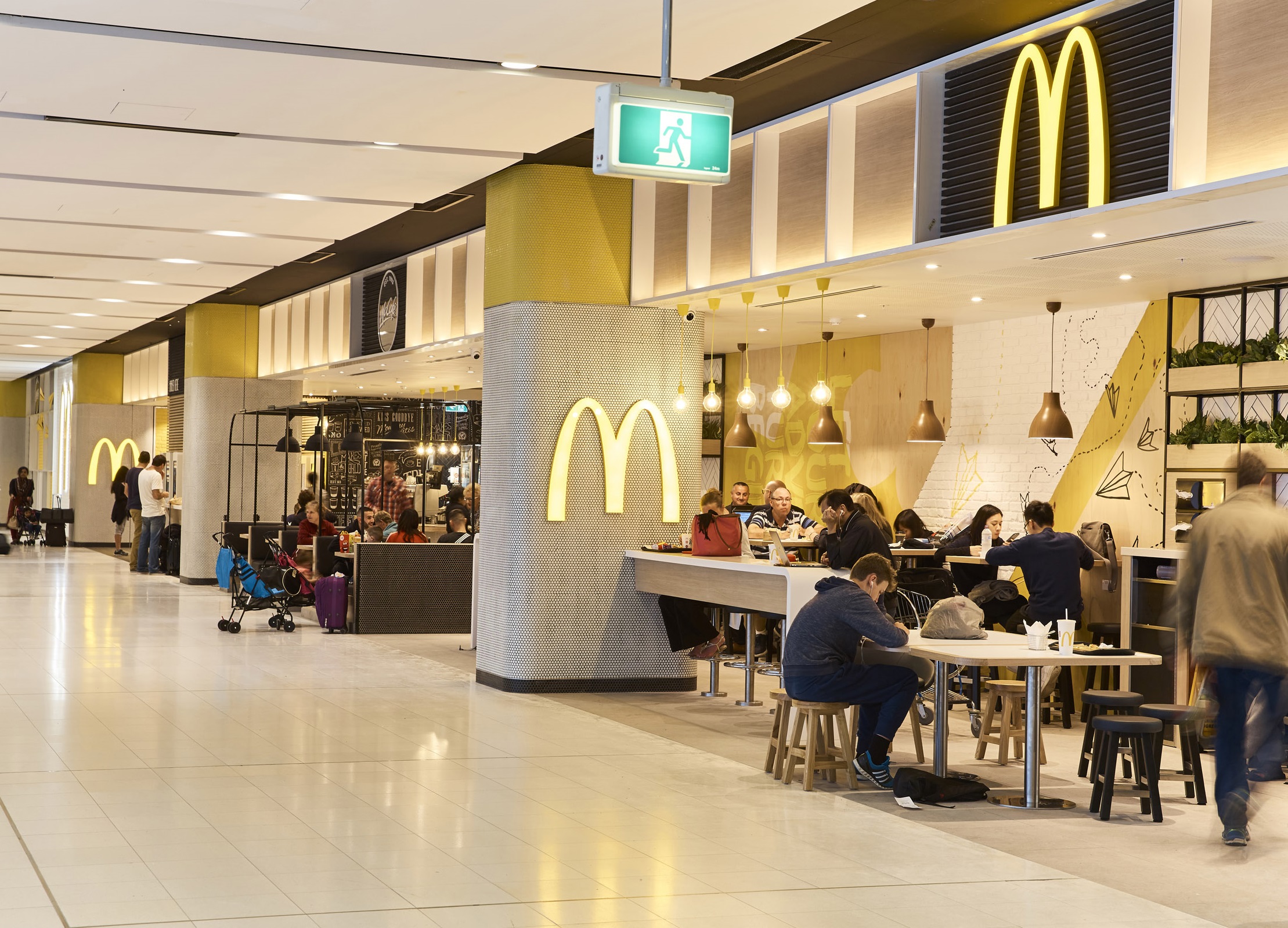 sydney-airport-t1-international-terminal-mcdonalds-exterior2