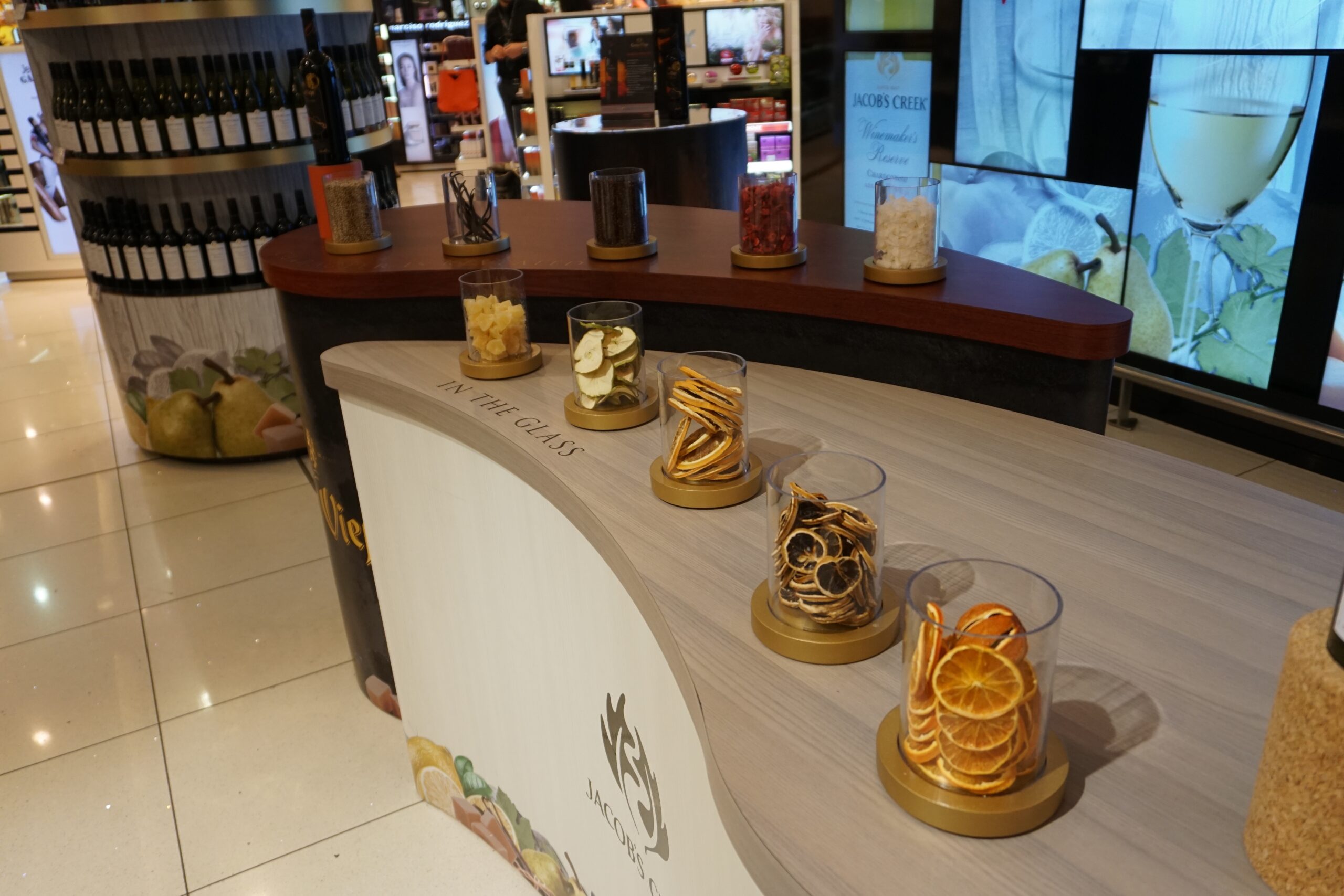 winemakers-portfolio-activation-london-gatwick-airport-2