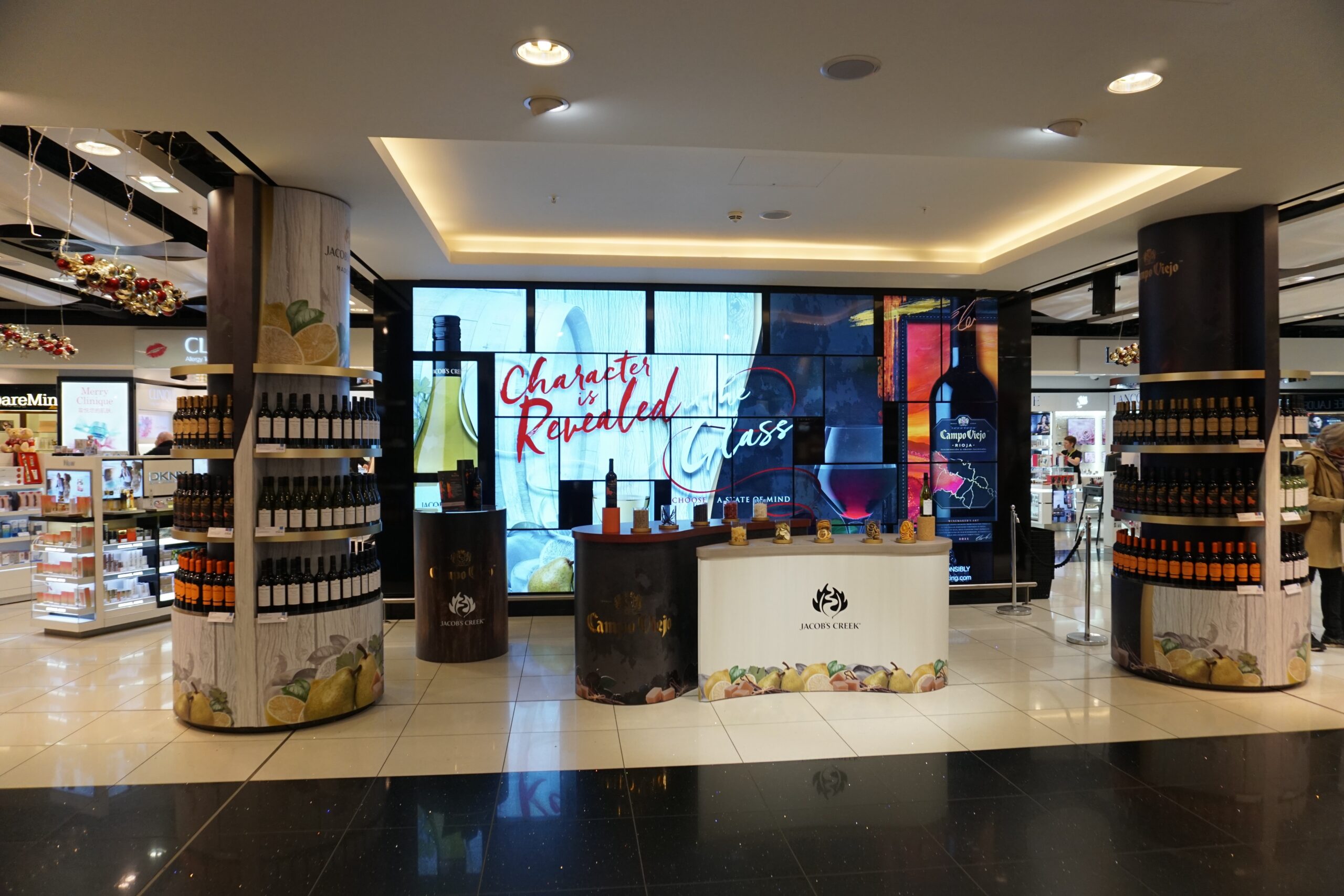 winemakers-portfolio-activation-london-gatwick-airport-5