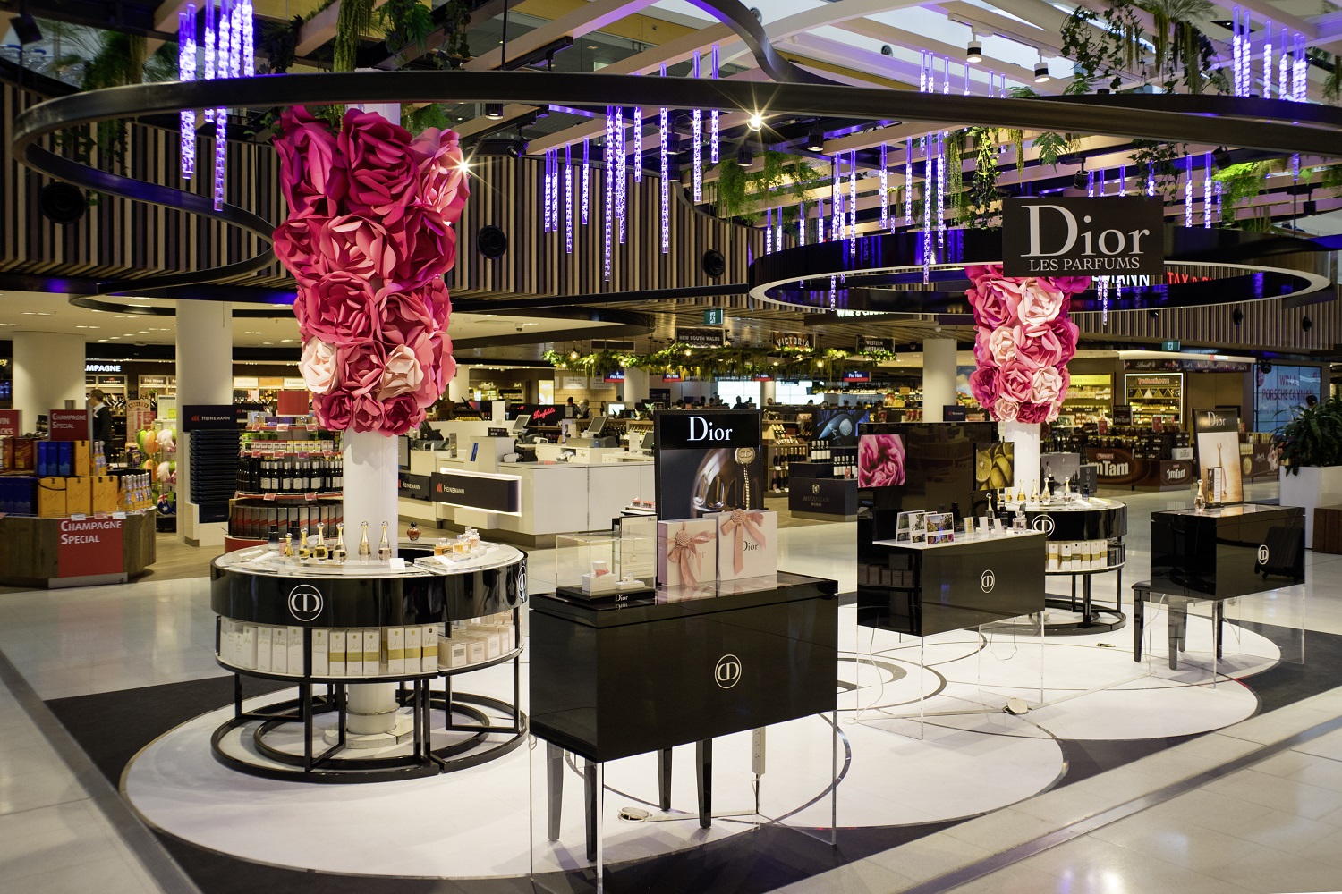 Sydney Airport T1 International terminal HEINEMANN Tax & Duty Free Dior pop-up