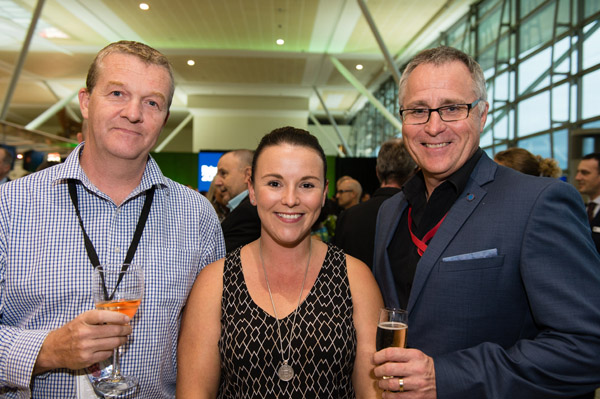 Brisbane Airport raises glasses to celebrate the promise of 2016 ...