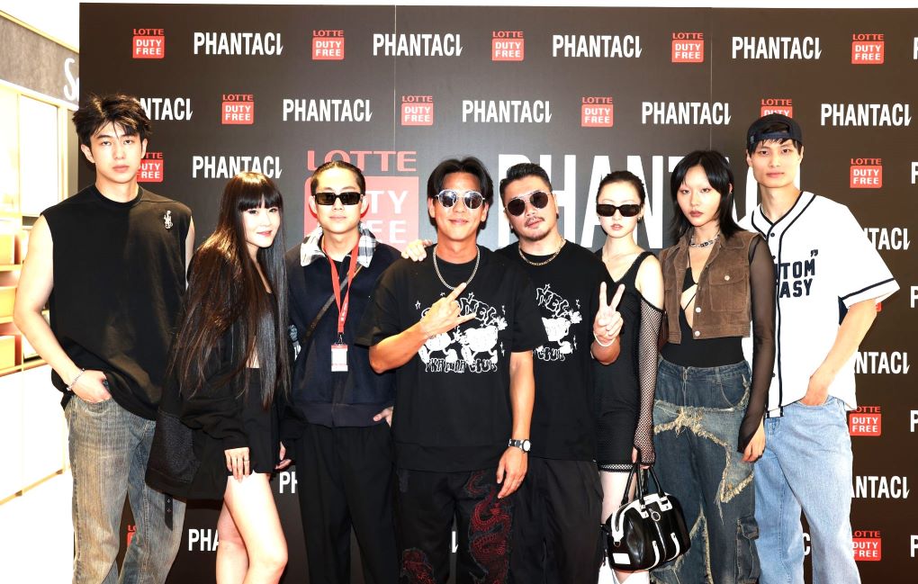 Images of the Day Lotte Duty Free invites shoppers to Phantaci s new pop up store in Sydney Moodie Davitt Report