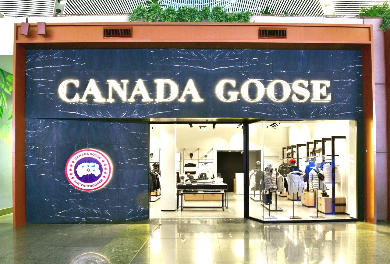 Moodie Davitt'in haberine göre Canada Goose, Türkiye'deki ilk çıkışını ATÜ Duty Free ile İstanbul Havalimanı'nda yapıyor