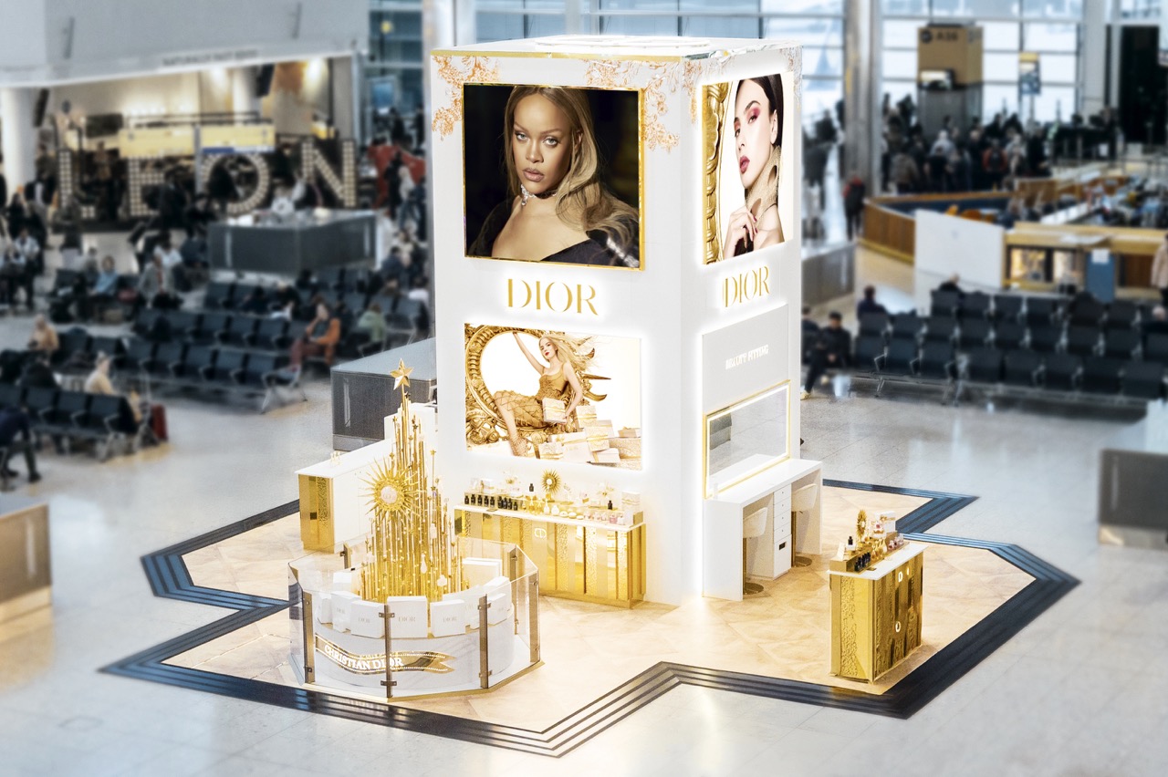 Images of the Day: Dior brings festive gifting magic to Heathrow