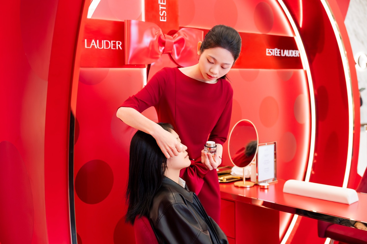Joy Unwrapped' – Estée Lauder Travel Retail reveals immersive