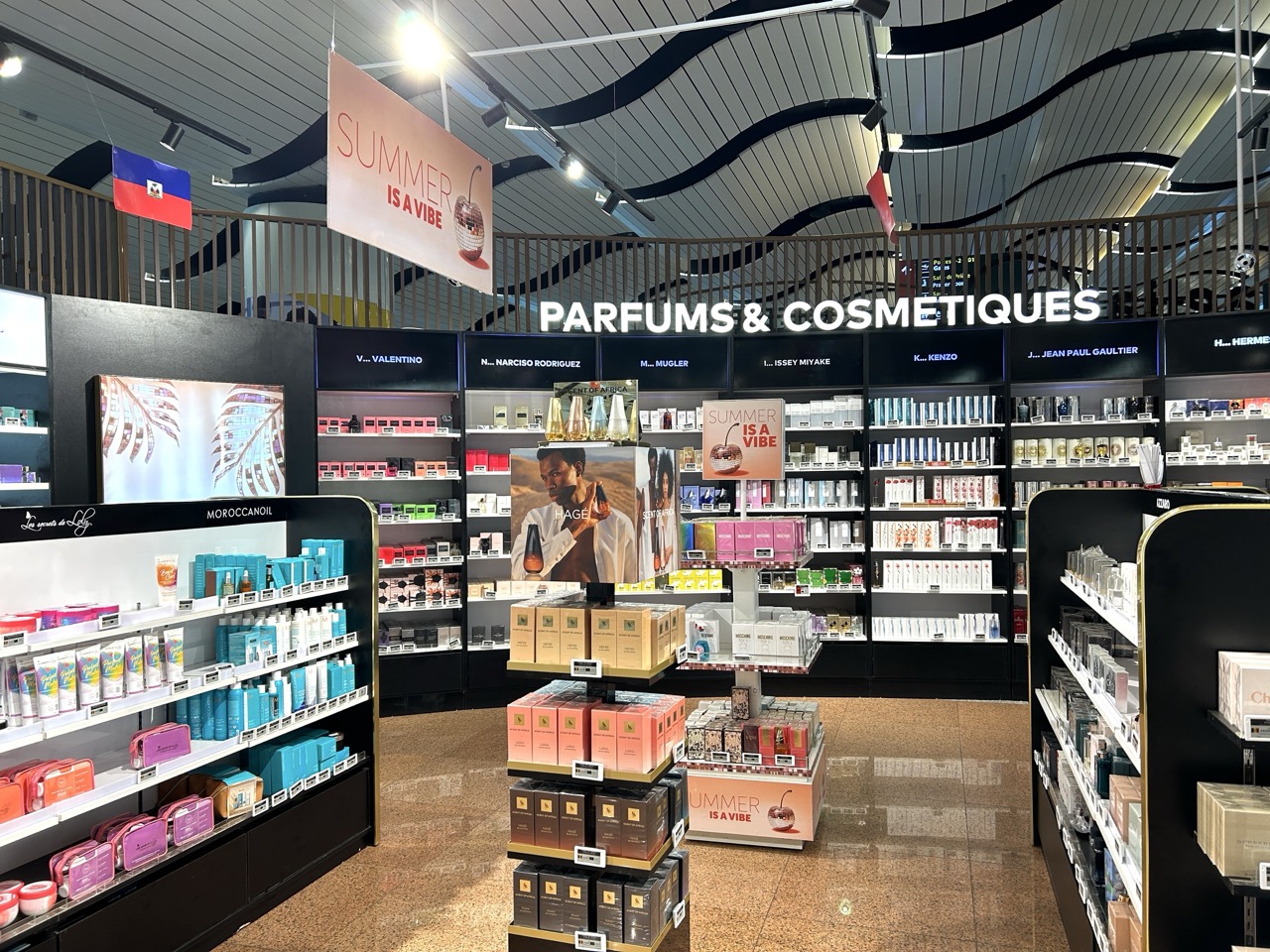 how much is duty free tobacco & Vapes  Abbotsford Duty Free Duty free tobacco hi-res stock